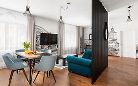 Peak Aparthotel - Old Town - By Cityhost